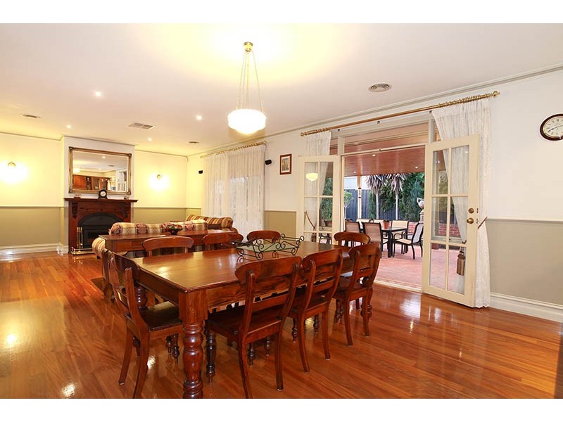 17 Wolviston Avenue, Hillside VIC 3037