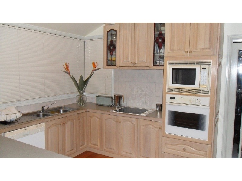 10 Fireball Court, Taylors Lakes VIC 3038