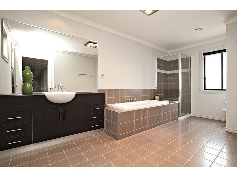 11 Chelsea Court, Burnside Heights VIC 3023