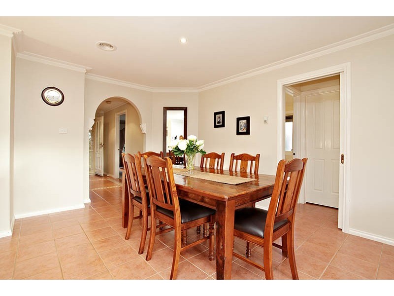 5 Balaka Ct, Delahey VIC 3037