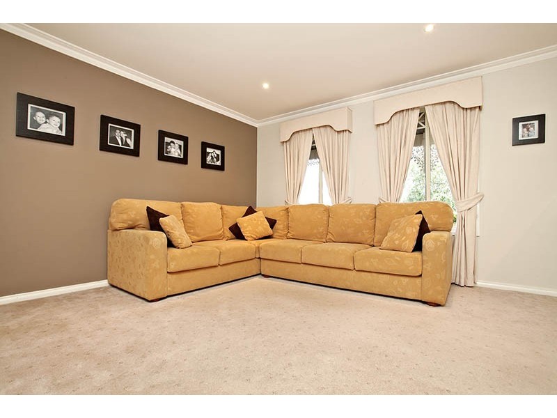 5 Balaka Ct, Delahey VIC 3037