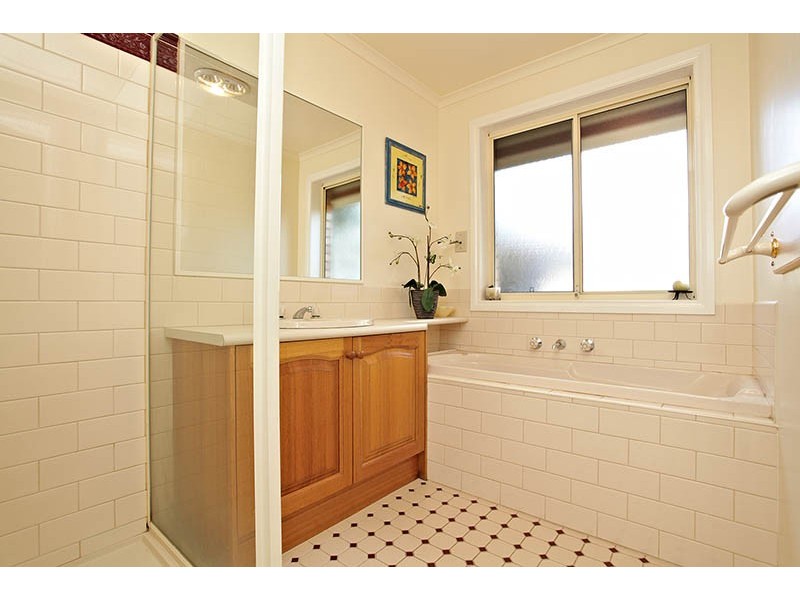 5 Balaka Ct, Delahey VIC 3037