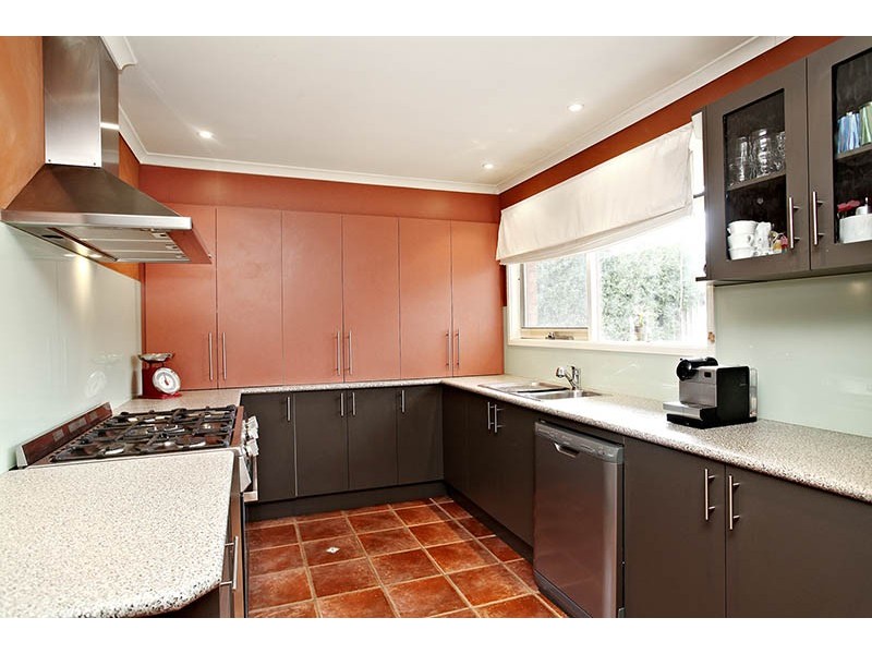 8 Wanganui Court, Taylors Lakes VIC 3038