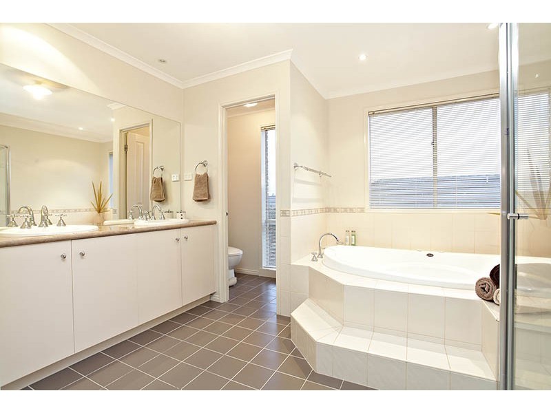 63 The Regency, Hillside VIC 3037