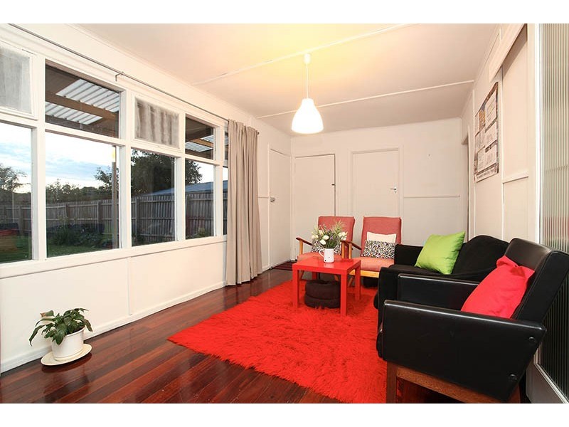 27 Euroa Avenue, Sunshine North VIC 3020