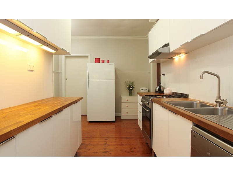 27 Euroa Avenue, Sunshine North VIC 3020