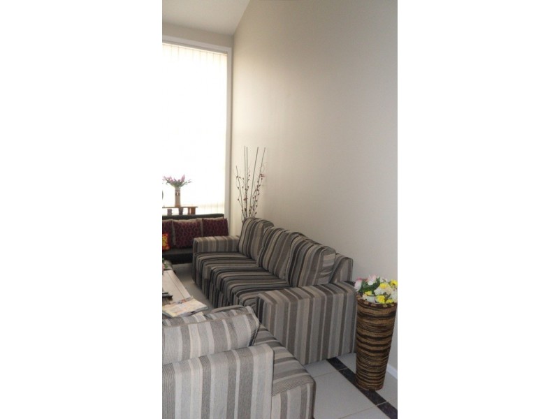 1/2 Erin Street, Hillside VIC 3037