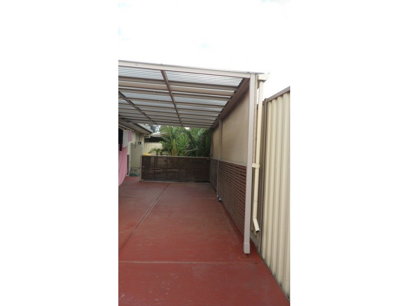 1/2 Erin Street, Hillside VIC 3037