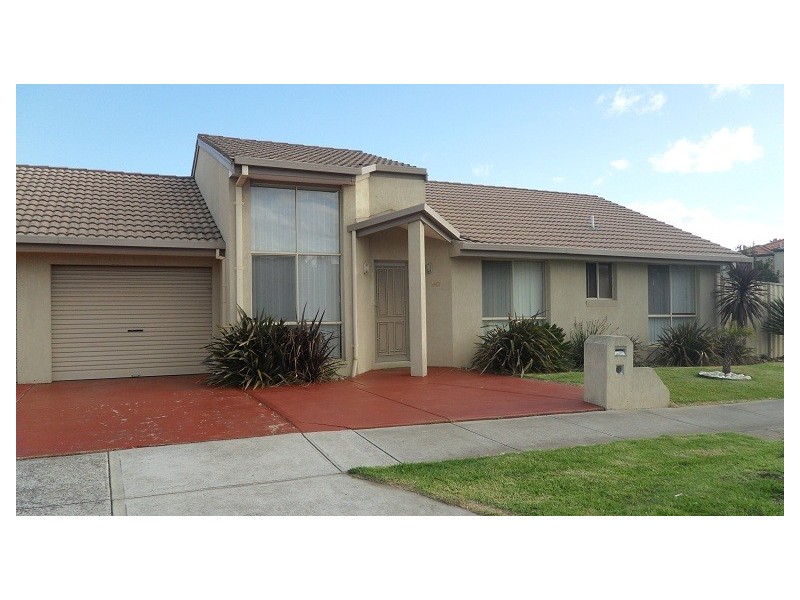 1/2 Erin Street, Hillside VIC 3037