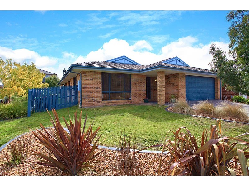 11 Ruthven Close, Hillside VIC 3037