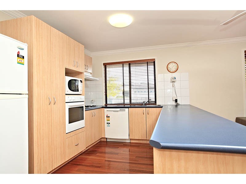 11 Ruthven Close, Hillside VIC 3037