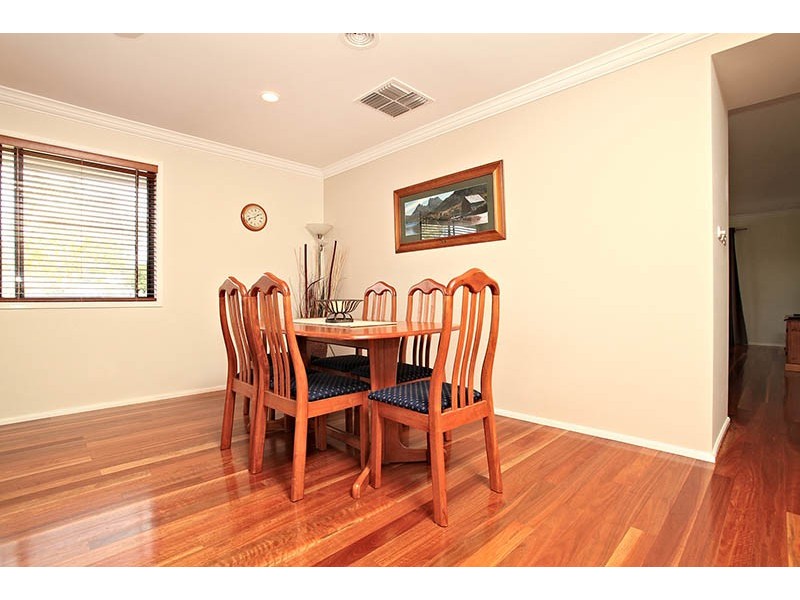 11 Ruthven Close, Hillside VIC 3037