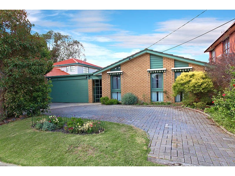 11 Rowan Drive, Kealba VIC 3021