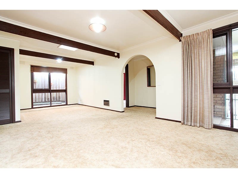 11 Rowan Drive, Kealba VIC 3021