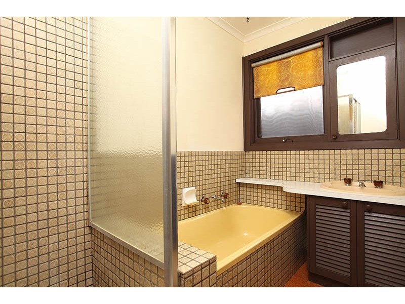 11 Rowan Drive, Kealba VIC 3021