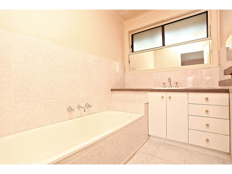10 Munich Drive, Keilor Downs VIC 3038