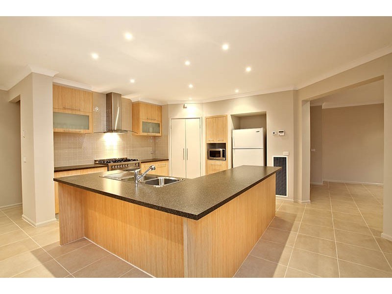 14 Pitt Street, Taylors Hill VIC 3037