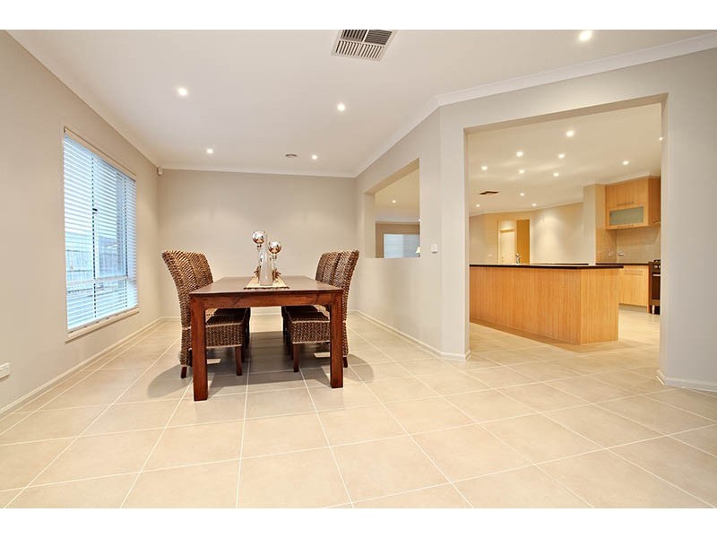 14 Pitt Street, Taylors Hill VIC 3037