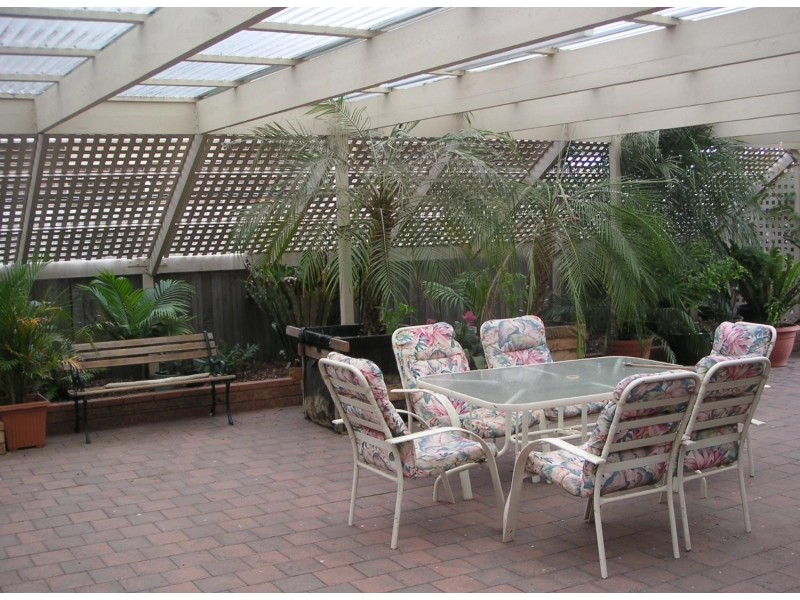 33 Sandpiper Drive, Taylors Lakes VIC 3038