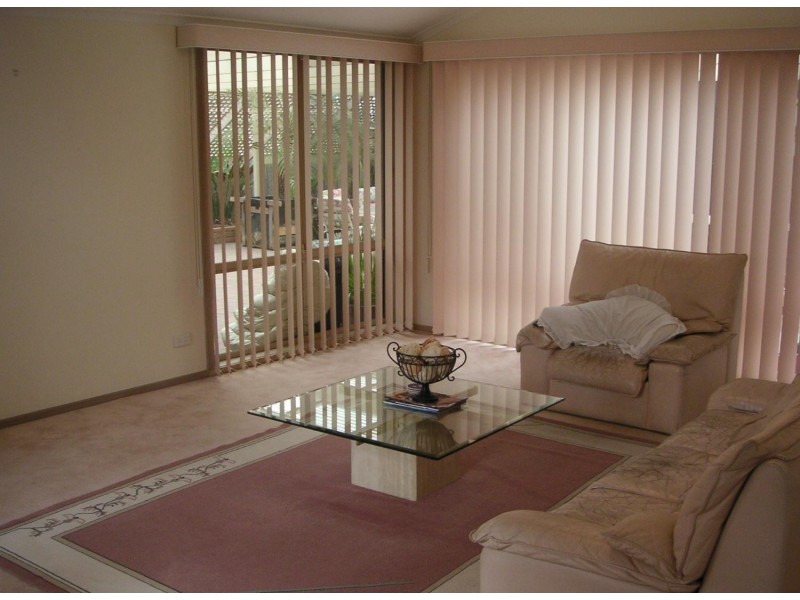 33 Sandpiper Drive, Taylors Lakes VIC 3038