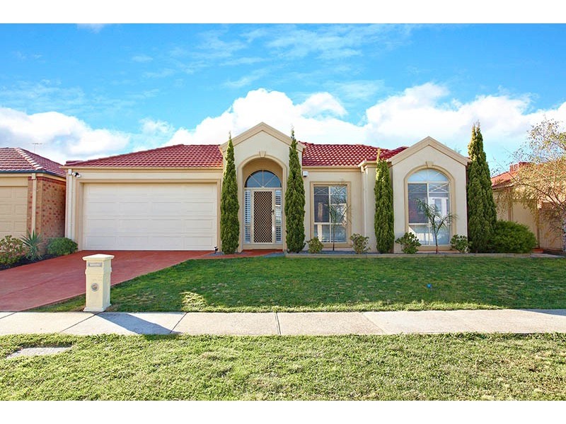 36 Loddon Drive, Taylors Hill VIC 3037