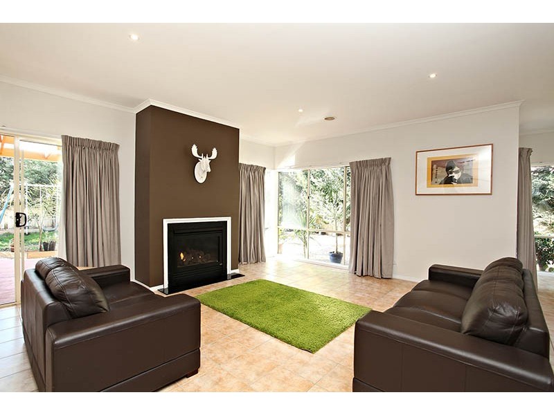 36 Loddon Drive, Taylors Hill VIC 3037