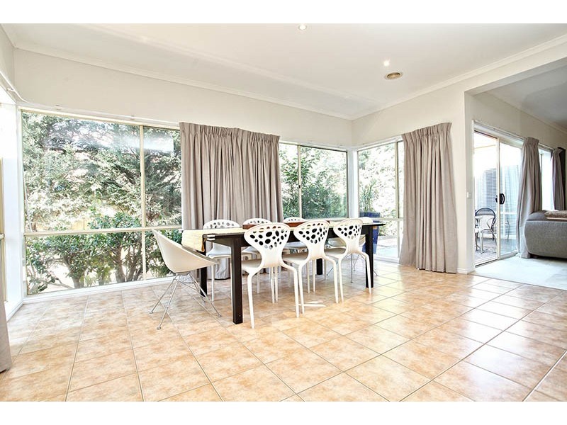 36 Loddon Drive, Taylors Hill VIC 3037