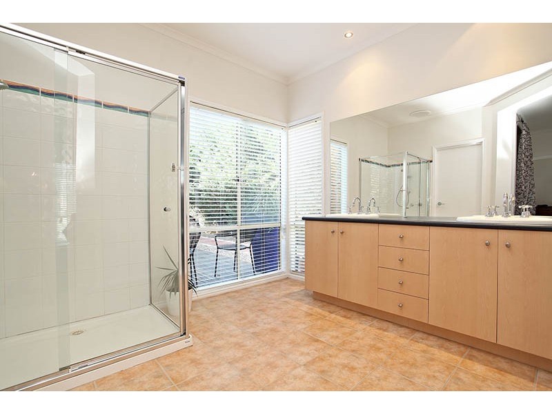 36 Loddon Drive, Taylors Hill VIC 3037