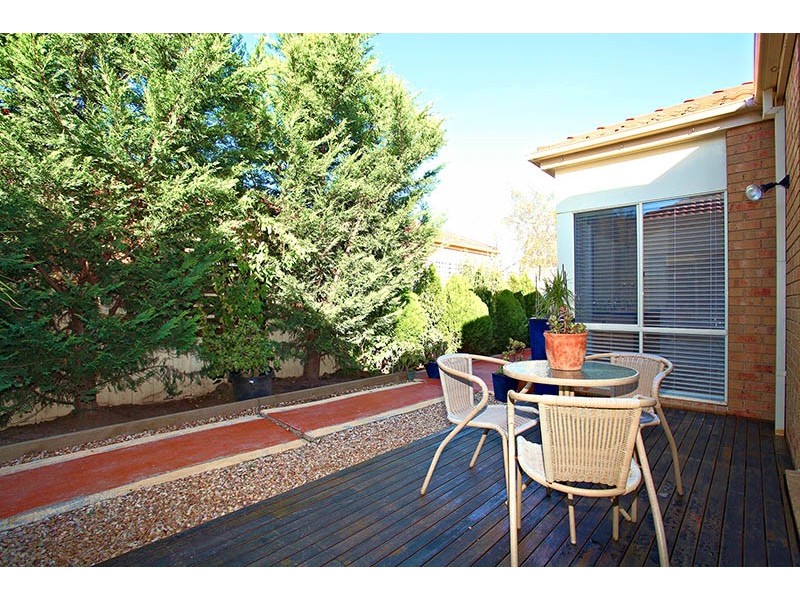 36 Loddon Drive, Taylors Hill VIC 3037