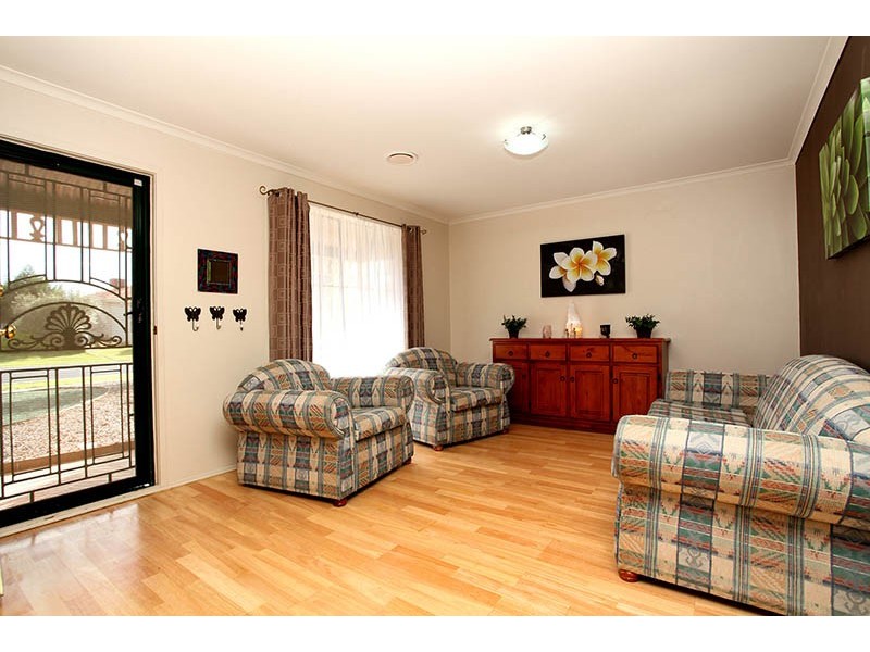 91 John Paul Drive, Hillside VIC 3037