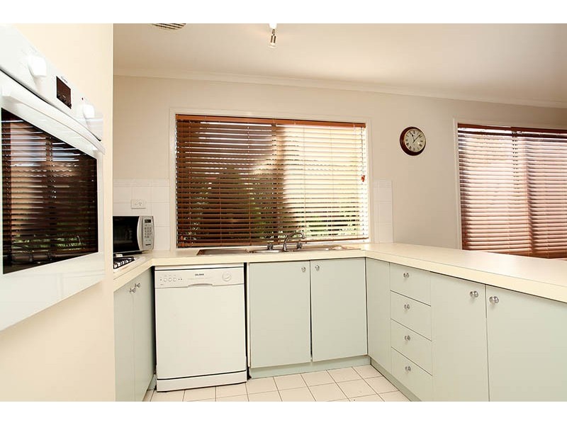 91 John Paul Drive, Hillside VIC 3037