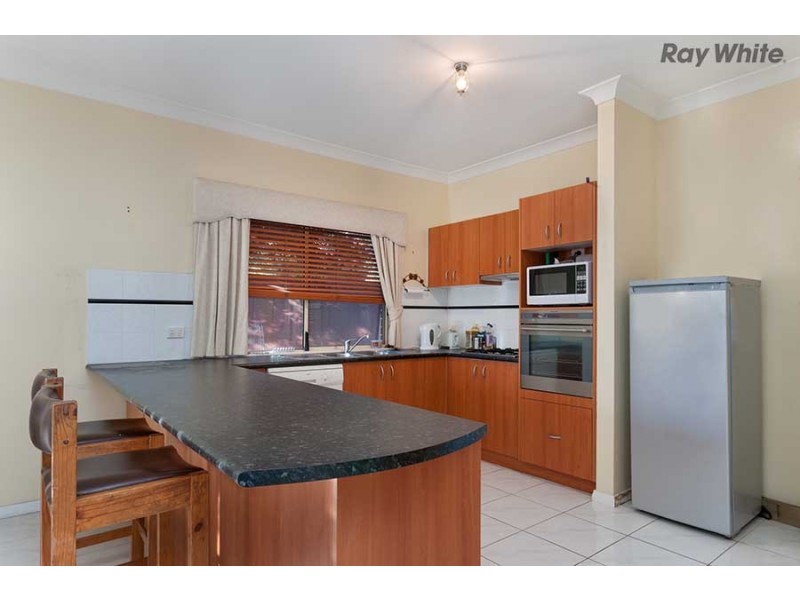 11 Maitland Place, Caroline Springs VIC 3023