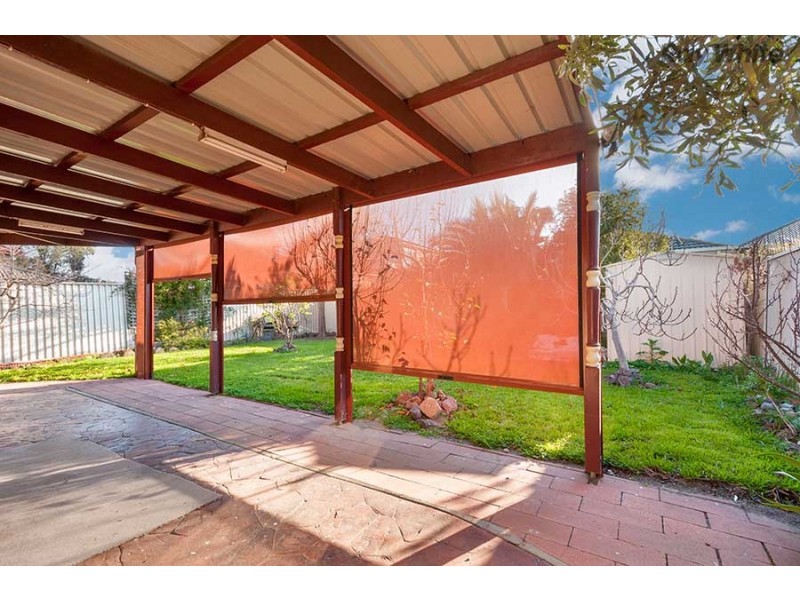 11 Maitland Place, Caroline Springs VIC 3023