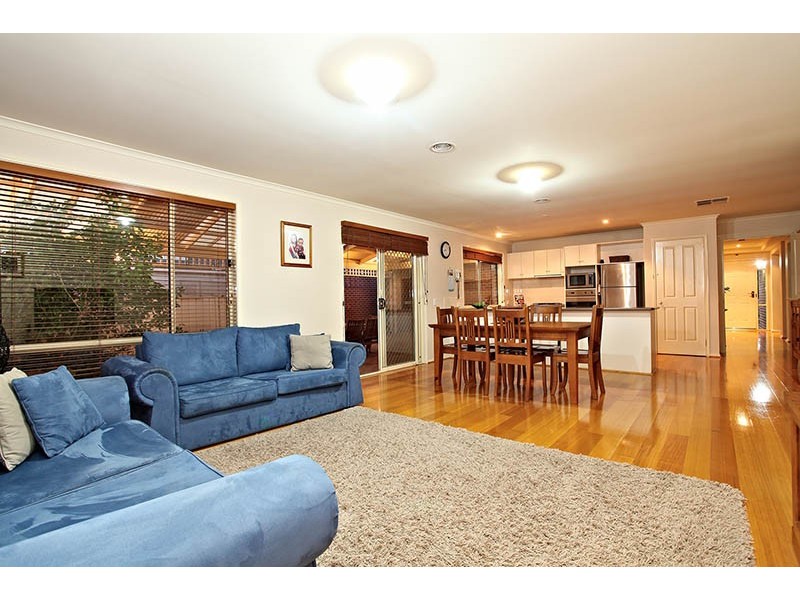 11 Melfin Drive, Hillside VIC 3037