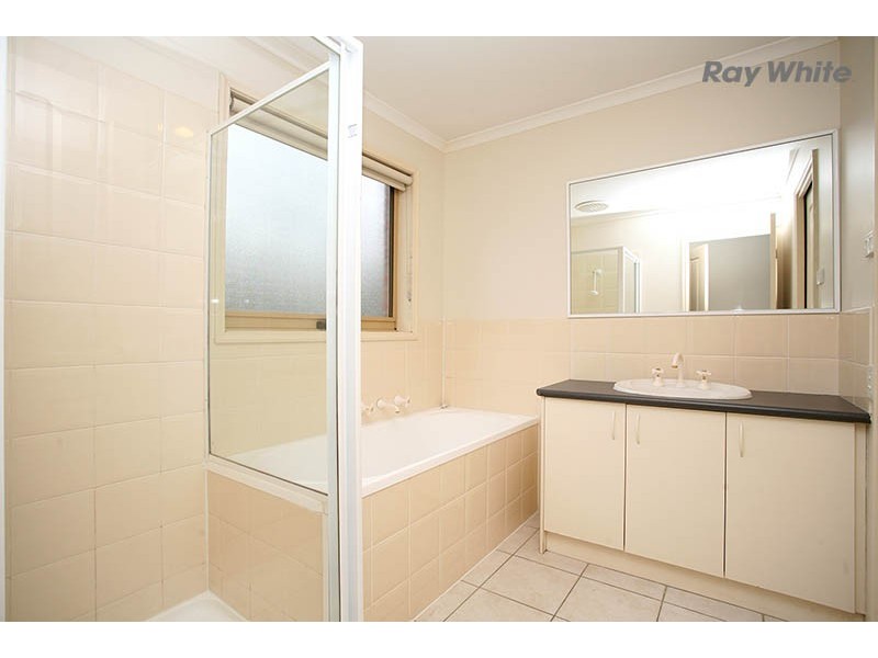 1/215 Betula Avenue, Mill Park VIC 3082