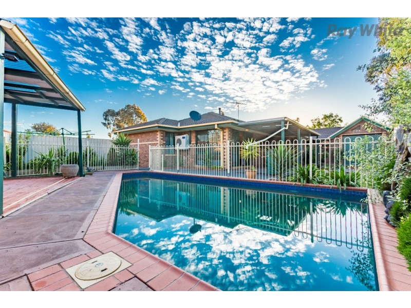 2 Nottingham Way, Sydenham VIC 3037