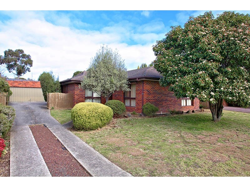 19 Wyperfeld Avenue, Taylors Lakes VIC 3038