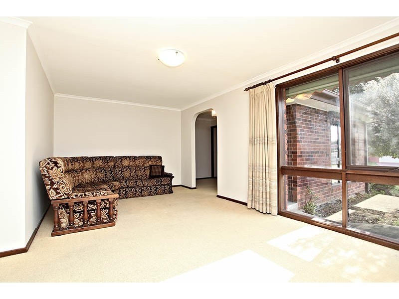 19 Wyperfeld Avenue, Taylors Lakes VIC 3038