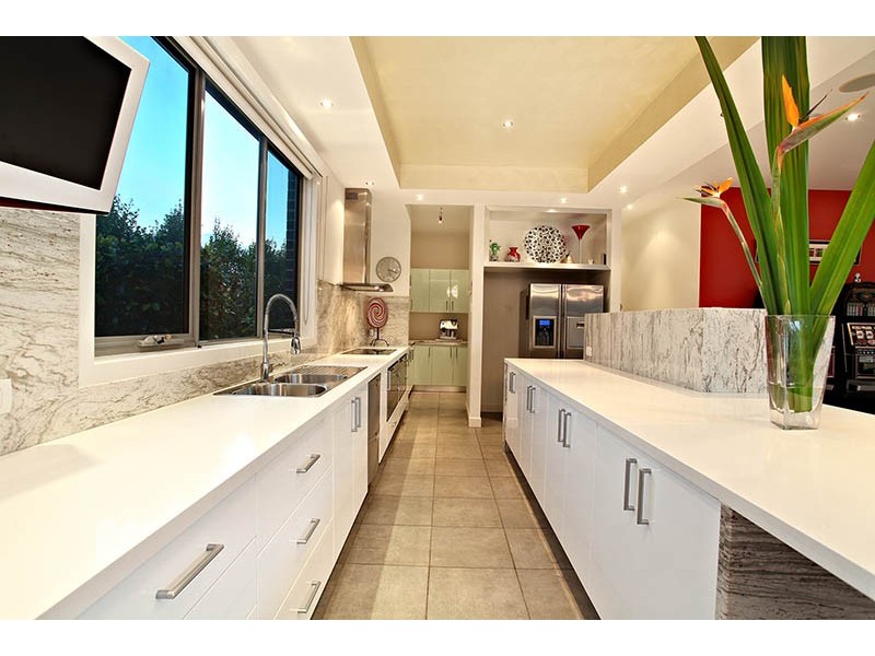 21 Pro Hart Way, Caroline Springs VIC 3023