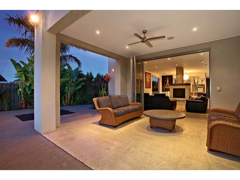 21 Pro Hart Way, Caroline Springs VIC 3023