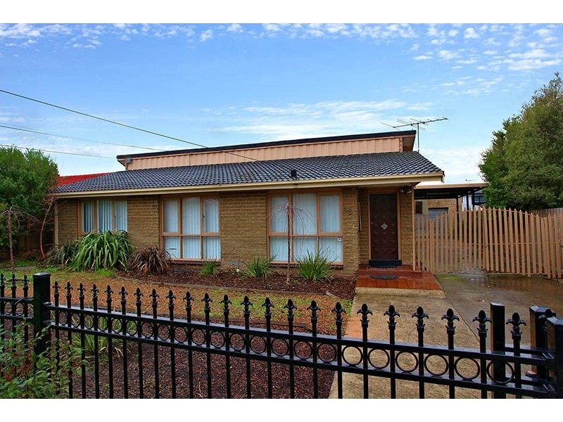 18 Rowan Drive, Kealba VIC 3021