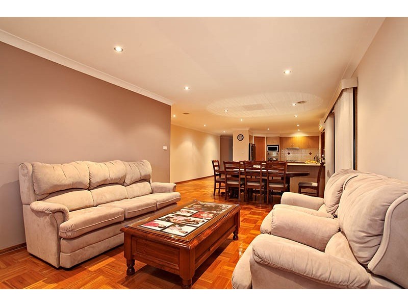 20 Wisteria Close, Taylors Hill VIC 3037