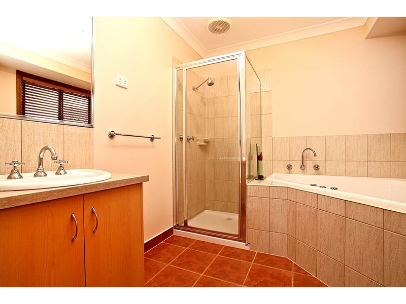 20 Wisteria Close, Taylors Hill VIC 3037