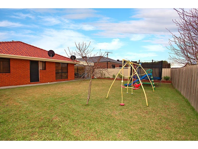 20 Wisteria Close, Taylors Hill VIC 3037