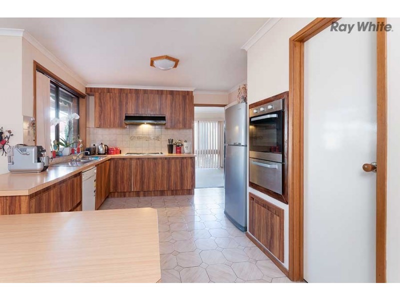 1 Ivy Tower Court, Taylors Lakes VIC 3038