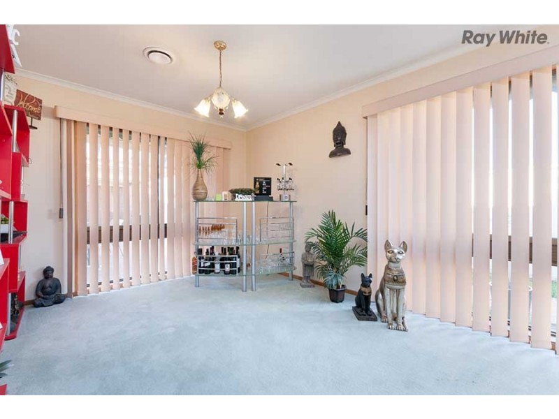1 Ivy Tower Court, Taylors Lakes VIC 3038