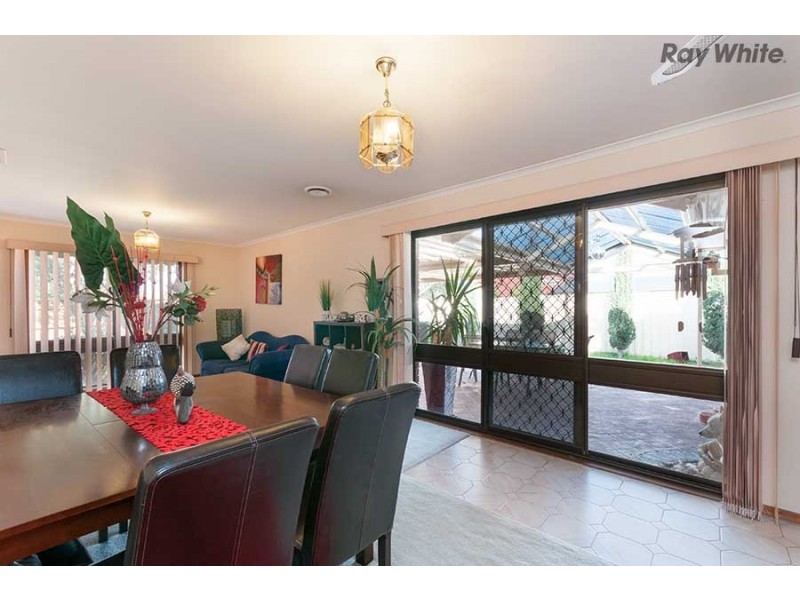 1 Ivy Tower Court, Taylors Lakes VIC 3038