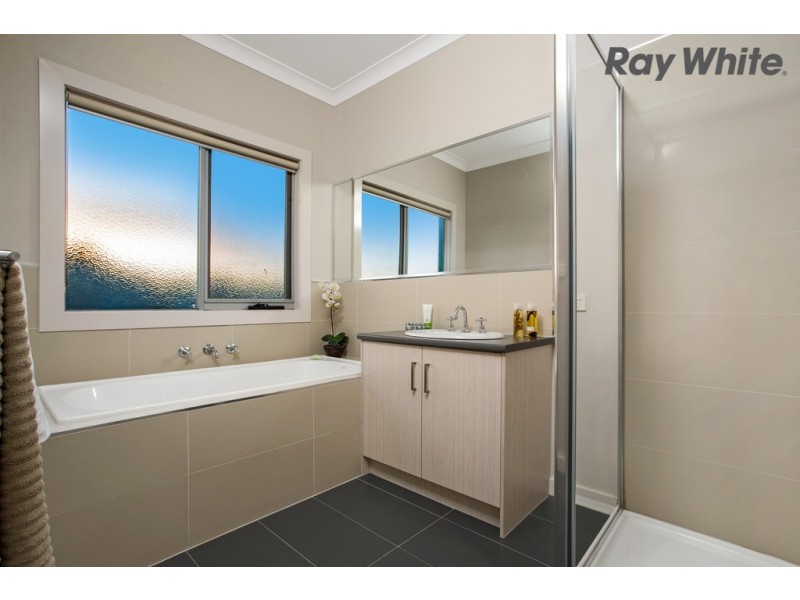 1 Kensington Street, Caroline Springs VIC 3023