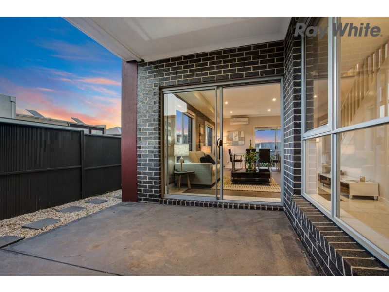 1 Kensington Street, Caroline Springs VIC 3023
