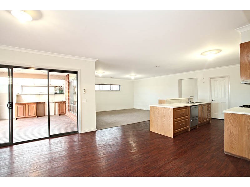 24 Highwood Drive, Hillside VIC 3037